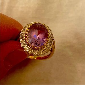 14k Gold amethysts ring with tiny diamonds